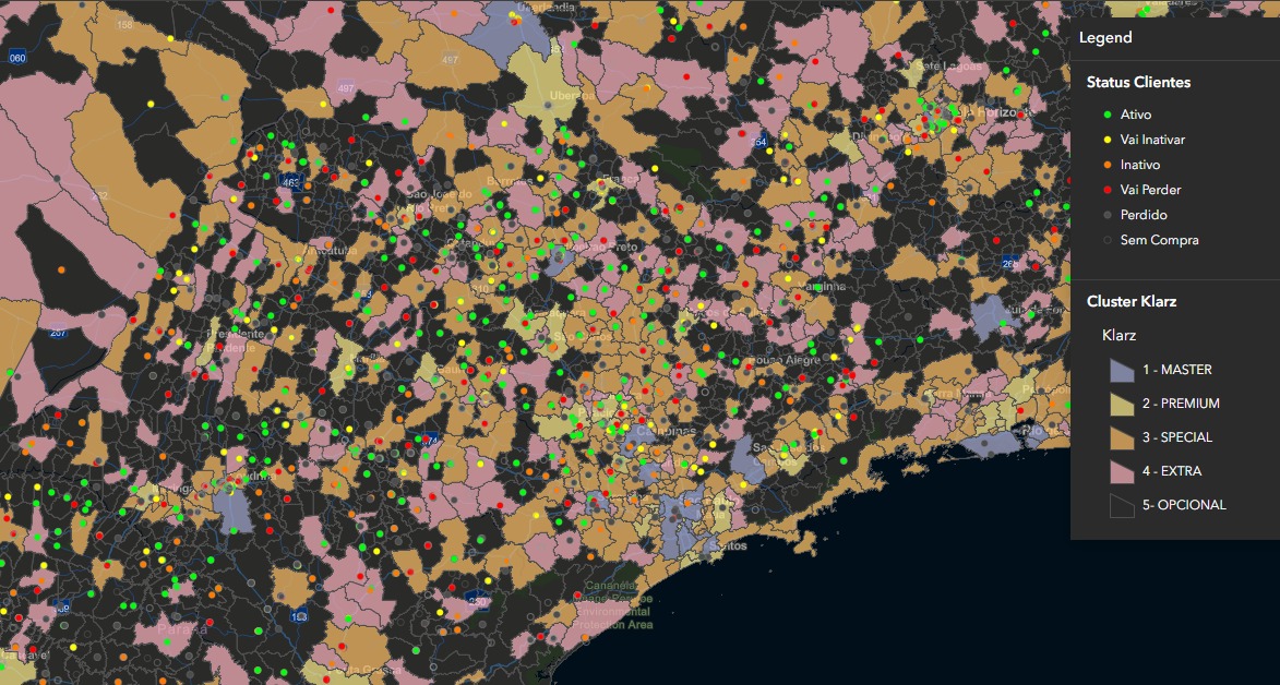 Mapa bivariado de penetração de mercado em Curitiba com clientes e score